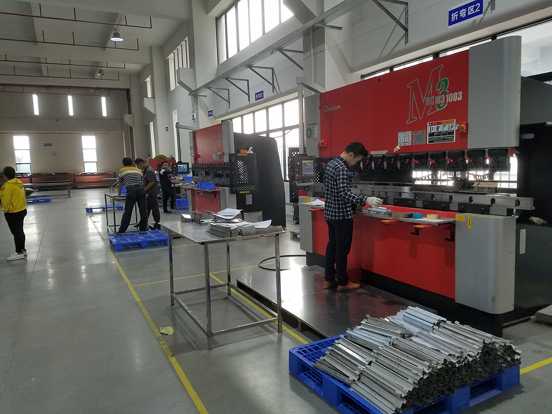 珠三角长三角双核驱动，一站式定制引领市场